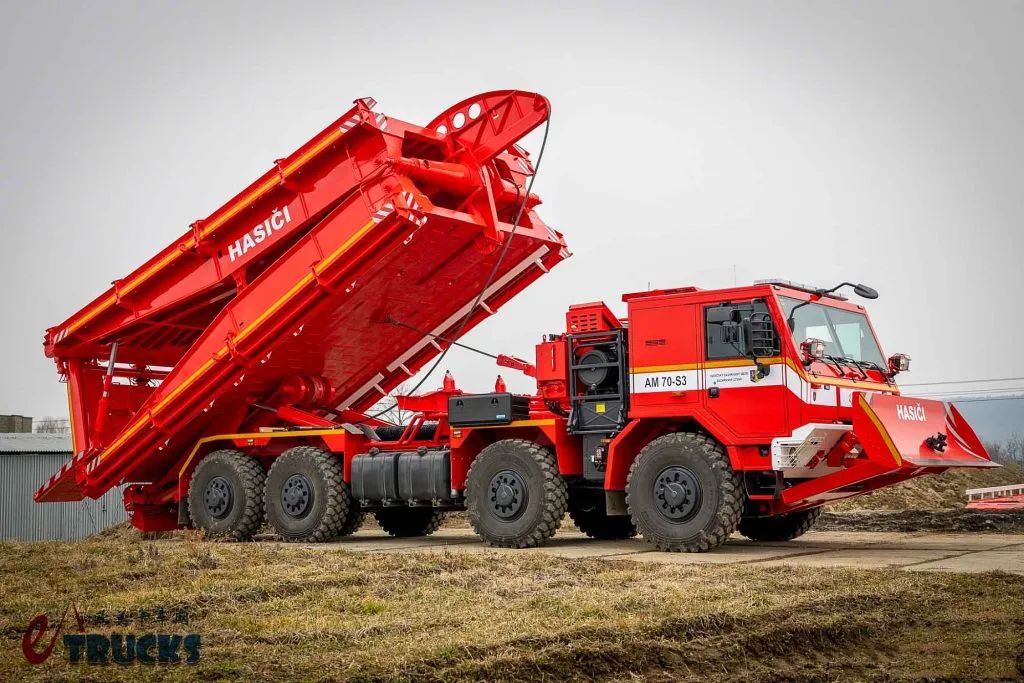 风冷V8柴油机+强悍越野性能，灾难开路急先锋！太脱拉Force 8x8架桥车了解一下
